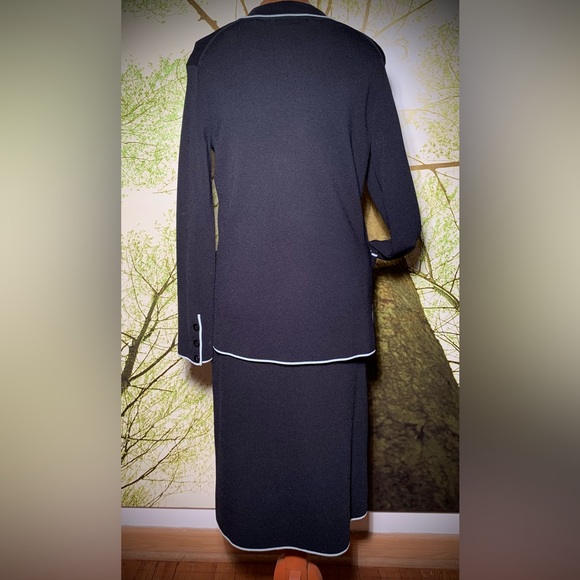 BCBG MAXAZRIA two piece dress suit - Picture 7 of 16